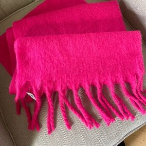 GAP Winter Scarf - NWT